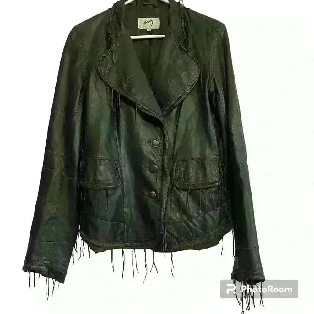 Scully genuine leather fringe dark brown jacket. Women’s size small